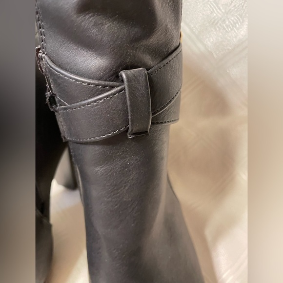 Brand new BOOTS - Picture 4 of 8